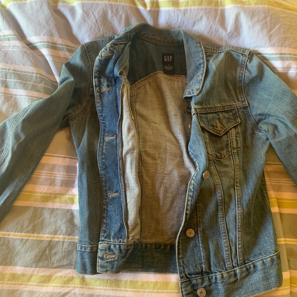 GAP jean jacket - Picture 2 of 2